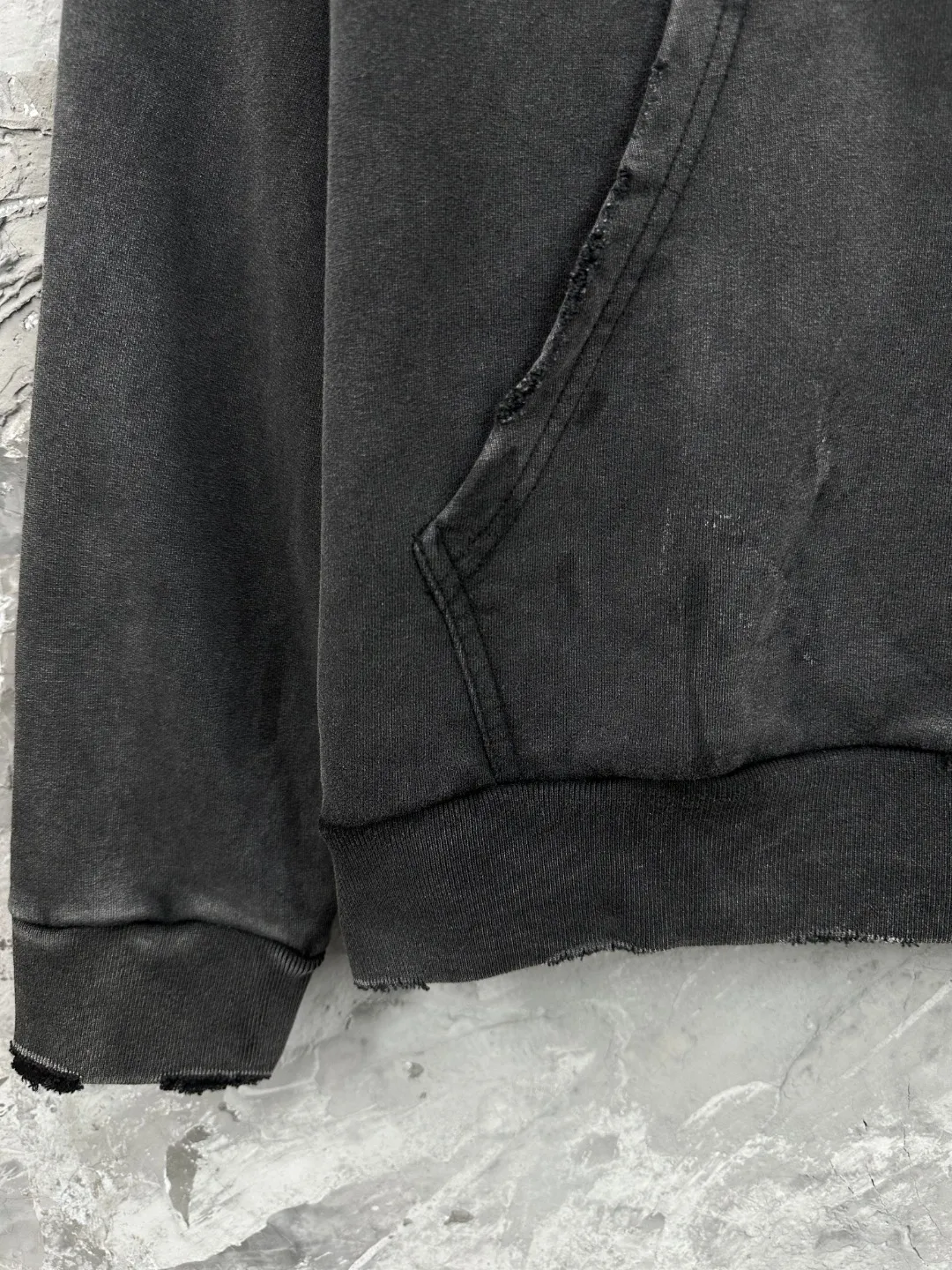 BALENCI*GA . . . . . . 460g . Same Style -Color： -SIZE：Xs S M L 8972#